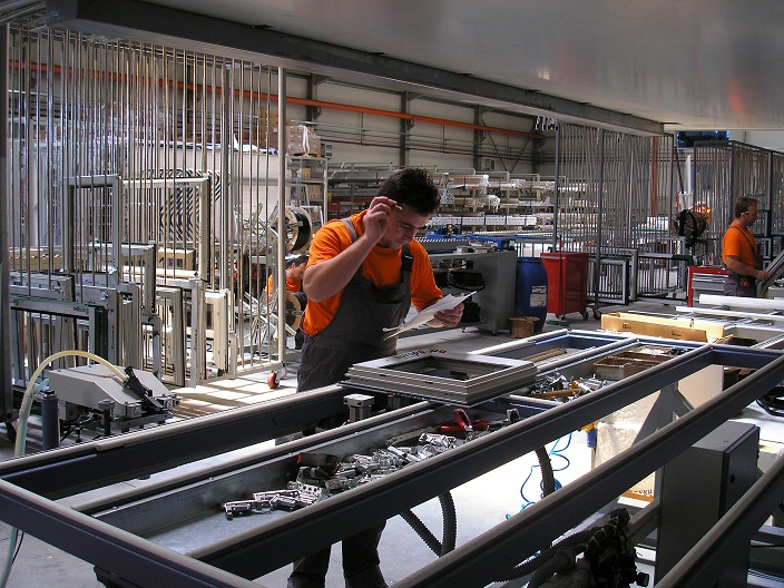 Máquina de fabricação de portas de janela de madeira em alumínio Pvc